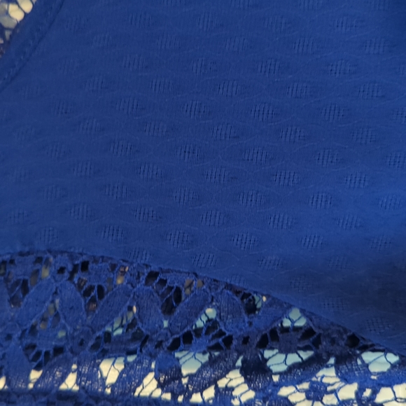 Under Skies Blue Lace Tank Top Size L - Picture 2 of 3
